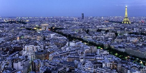 2MS3292-Aerial-view-of-Paris-at-dusk-URBAIN--Michel-Setboun