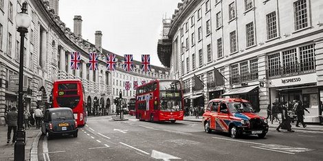 2AP3331-Buses-and-taxis-in-Oxford-Street-London-URBAIN-AUTOMOBILE-Pangea-Images-